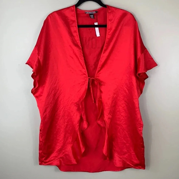 NWT Victoria’s Secret red short sleeve robe - Picture 1 of 6
